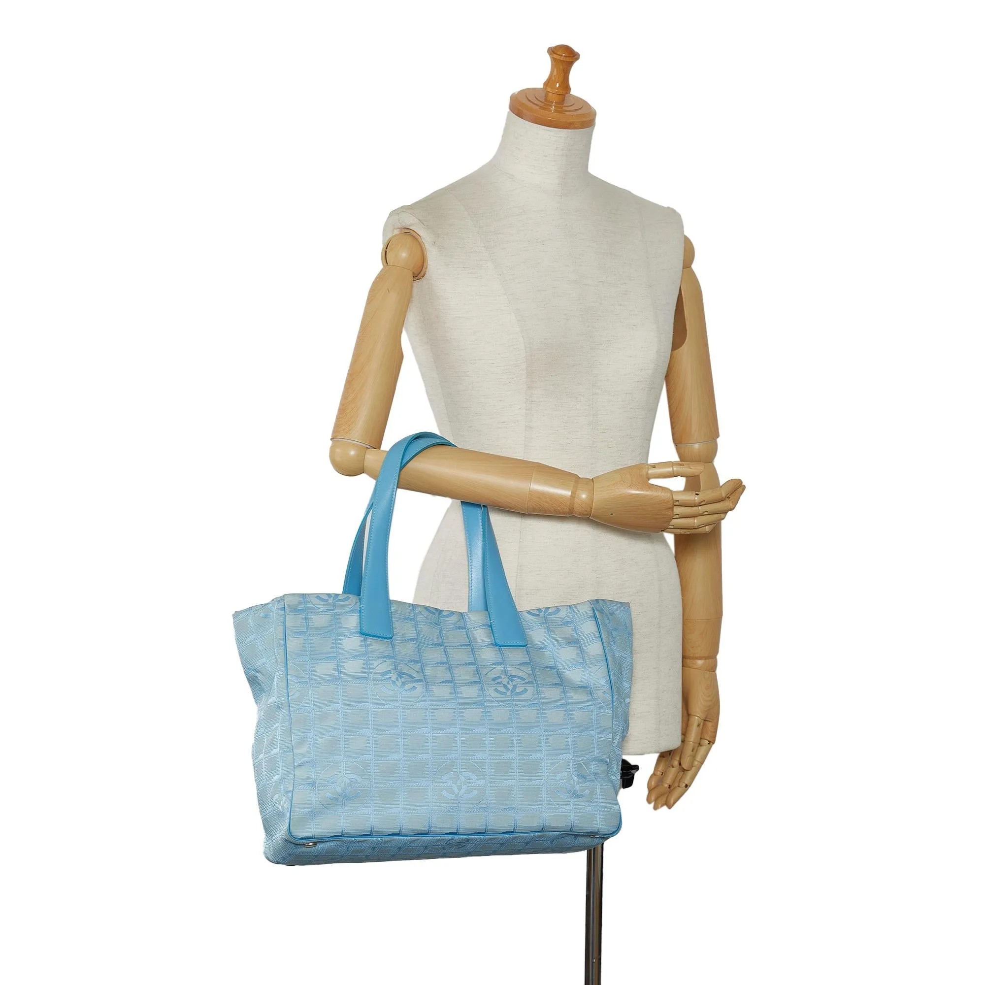 Chanel New Travel Line Tote (SHG-CX3Zax)
