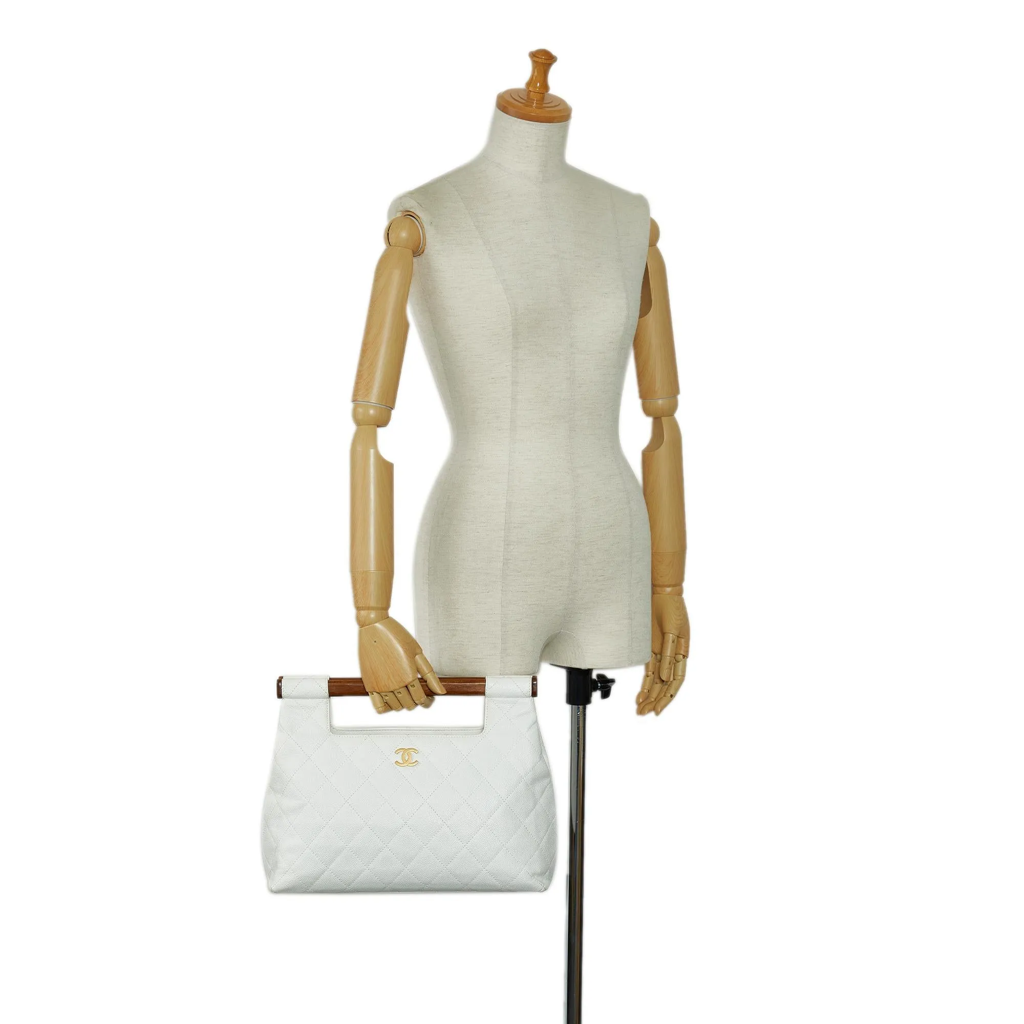 Chanel Quilted Caviar Wood Handle Tote Bag (SHG-McC69J)