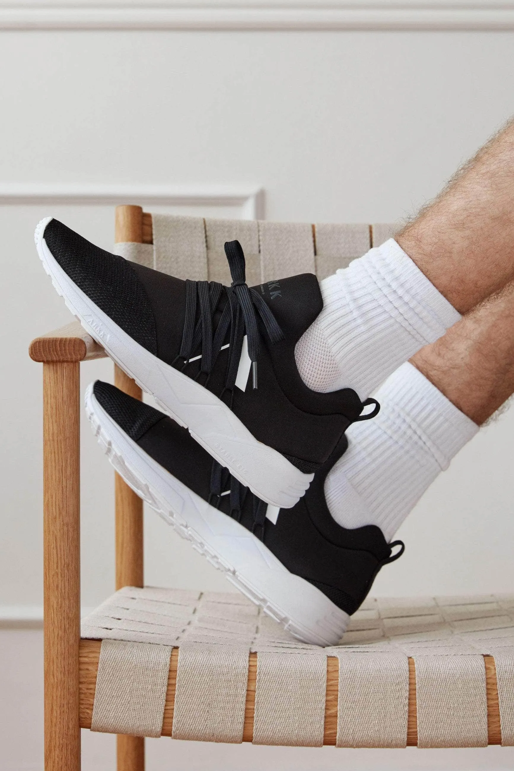 Raven Mesh PET S-E15 | Jet Black White | Men