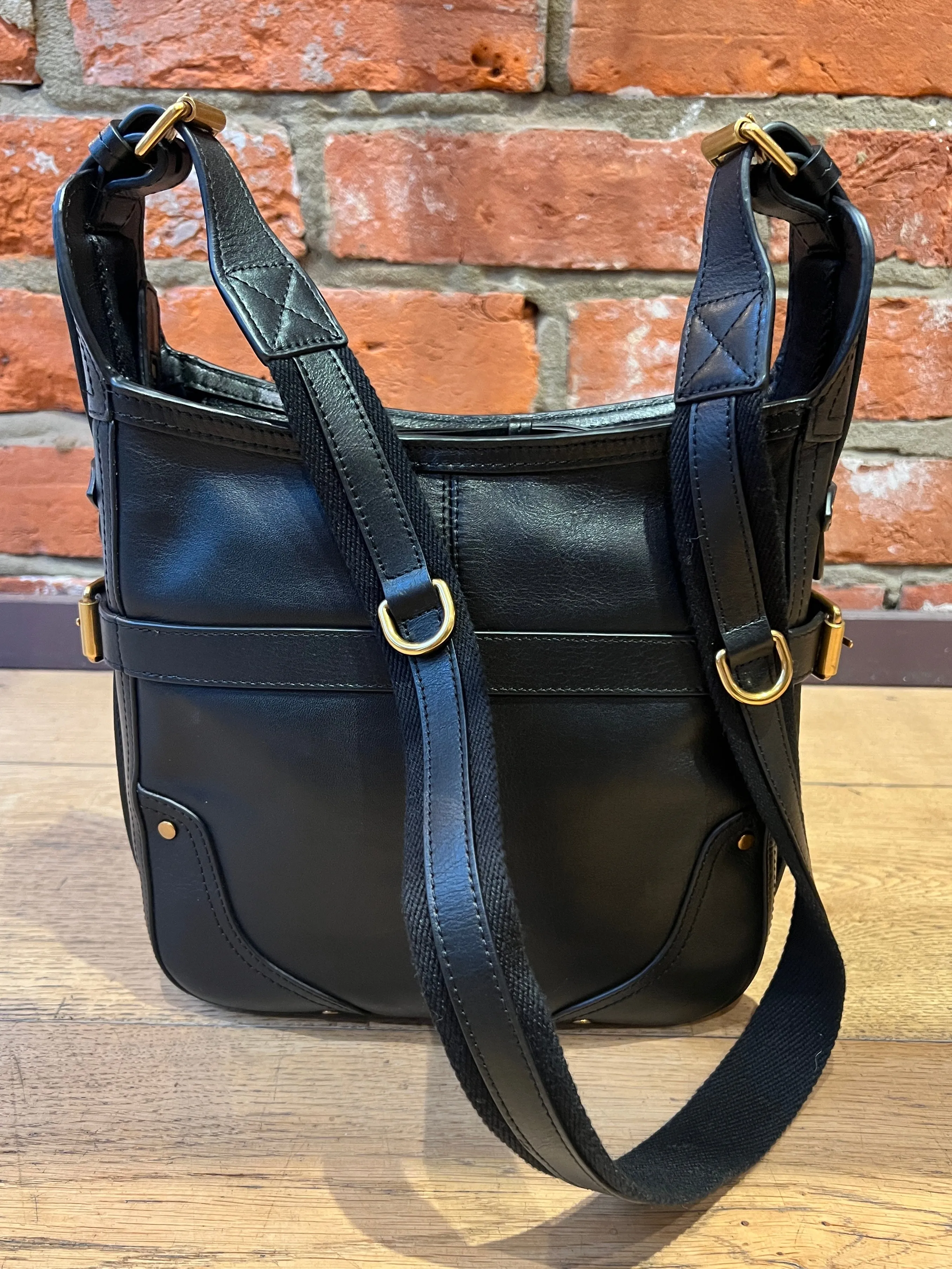 Sierra Hobo Shoulder Bag in Black
