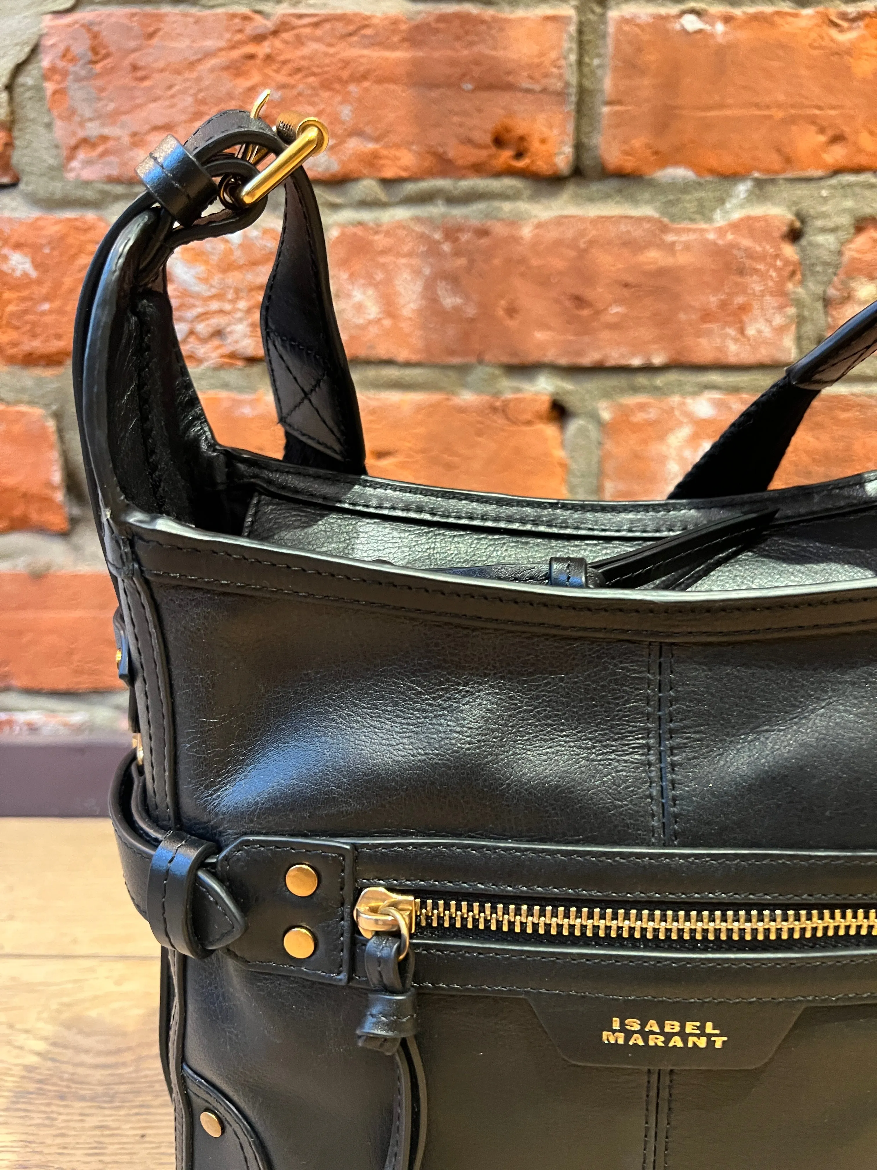 Sierra Hobo Shoulder Bag in Black